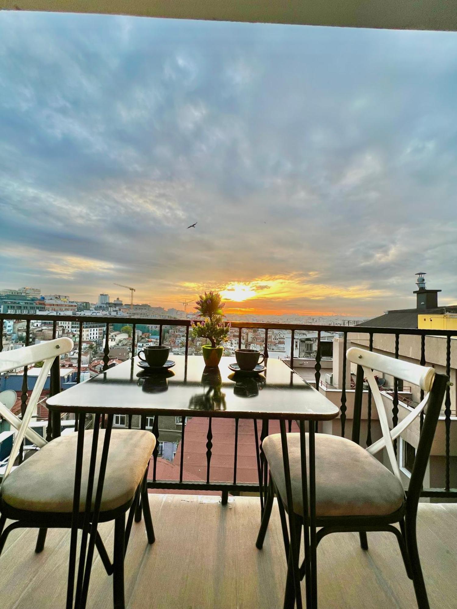 Taksim Larissa Hotel Suites イスタンブール エクステリア 写真