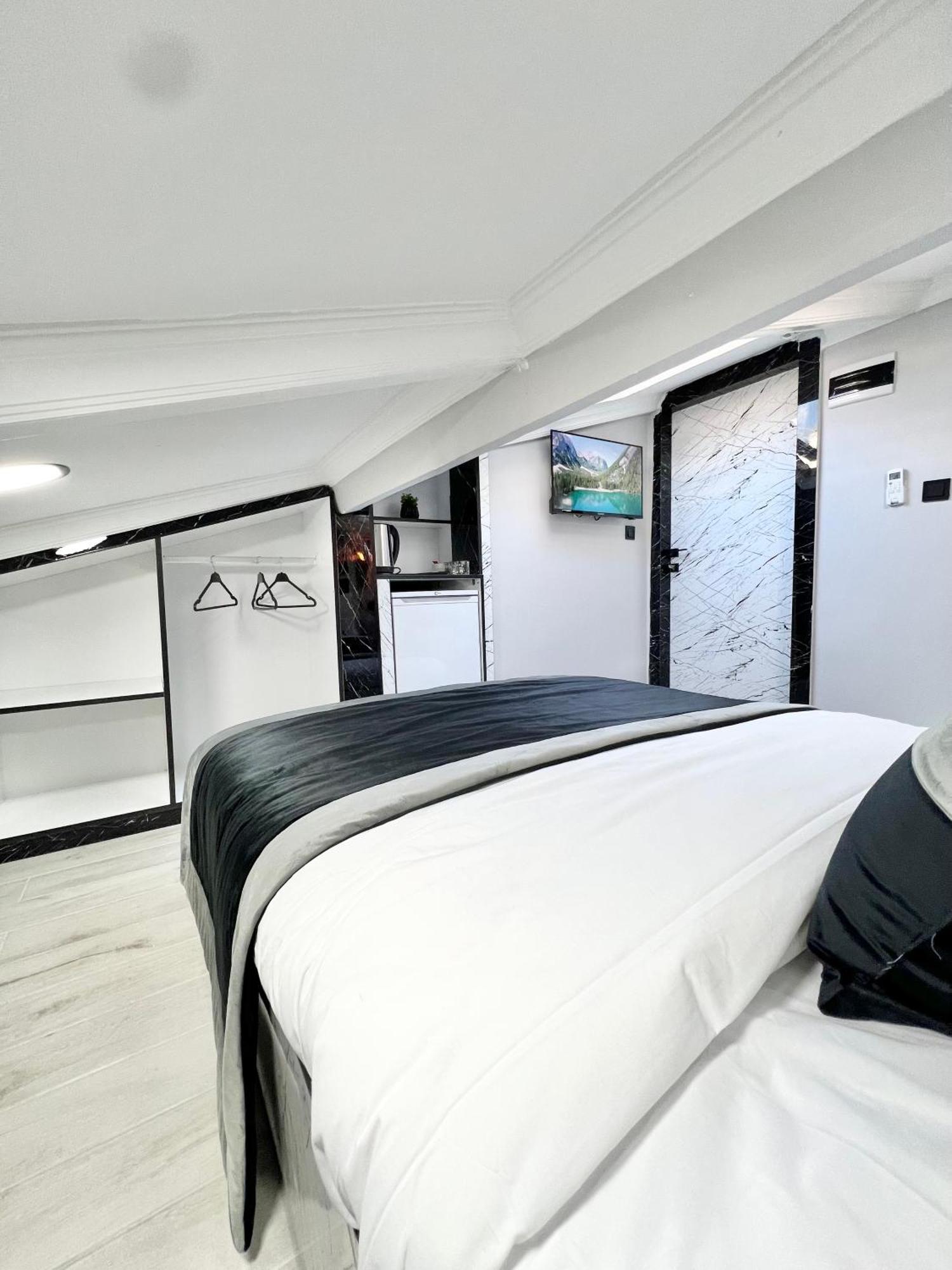 Taksim Larissa Hotel Suites イスタンブール エクステリア 写真